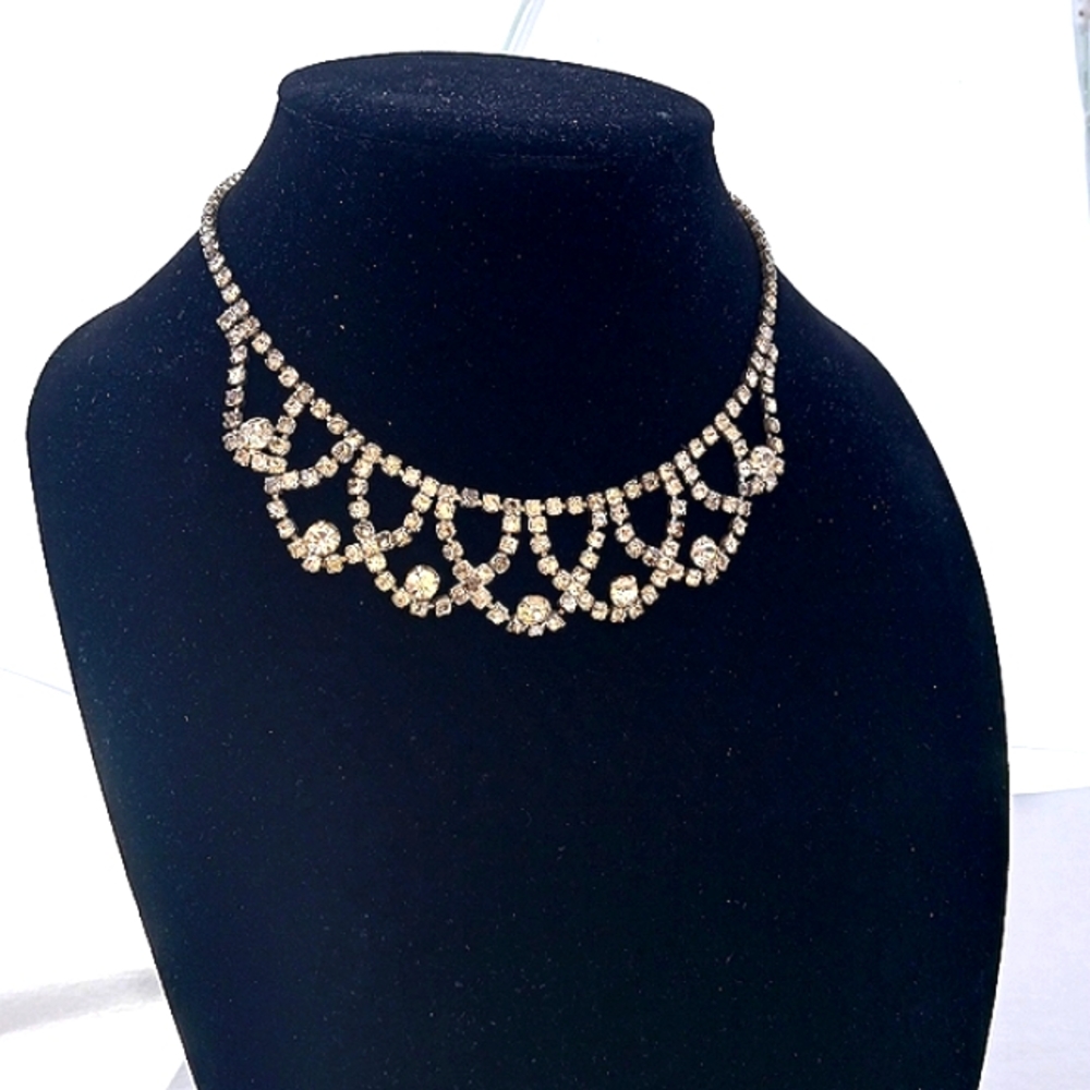 PRINCESS NECKLACE choker vintage  silvertone 16"